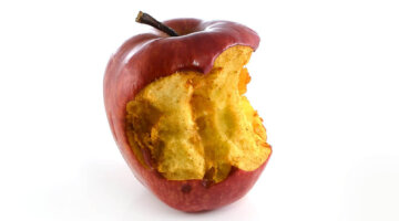 close-up-apple-against-white-background